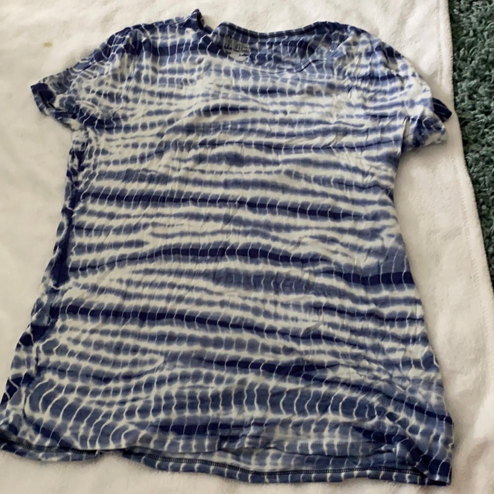 Time and Tru Blue and White T-Shirt